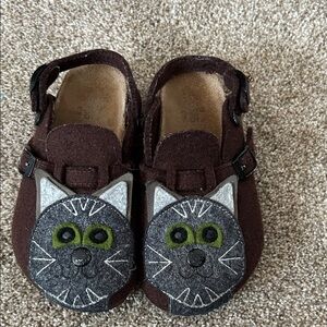 Birkenstock Burki’s Brown Kids Cat Face slip ons. Size 29 (11-11.5)
